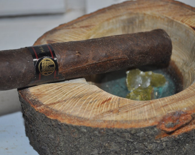 cigar ashtray, oak live edge CrazyBearUSA