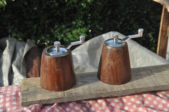 Salt/pepper grinders, Walnut ,CrazyBearUSA
