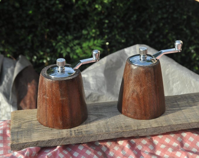 Salt/pepper grinders, Walnut ,CrazyBearUSA