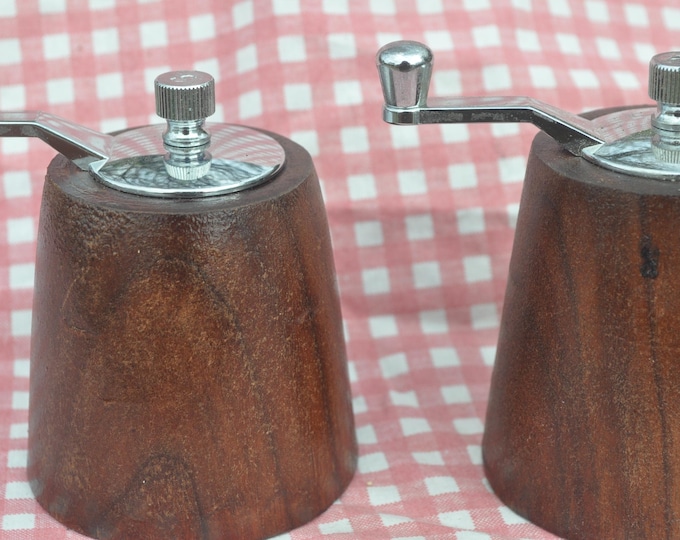 Salt/pepper grinders ,Walnut , 3 inch,