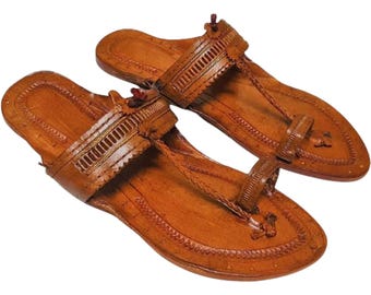 Sandalias Kolhapuri de cuero marrón hechas a mano para mujer, chanclas planas de cuero auténtico estilo hippie, sandalias de playa de verano, calzado étnico de punta abierta, regalo bohemio.