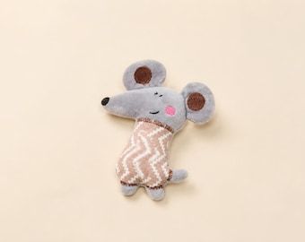 Catnip Mouse Cat Toy Interactive Plush Kicker Toy Boredom Relief Self Playing Cat Toy Cute Soft Kitten Kicker Pillow Chew Toy Gift for Cats