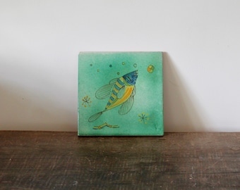 Italienische Dekofliese mit handgemaltem Mid Century Modern Fisch Design