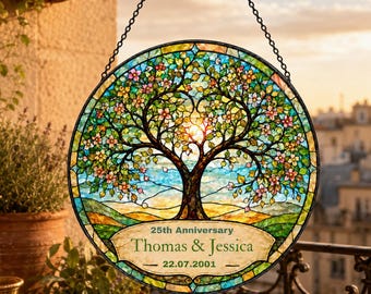 Personalisierter Sonnenfänger zum 25. Hochzeitstag, individuelles Geschenk für Paare mit Namen und Datum, Lebensbaum aus Buntglas als Hochzeitserinnerung für Mama und Papa
