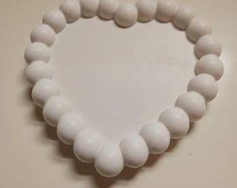 Soporte para pulseras de cerámica Dreamlight con cuentas – Edición corazón