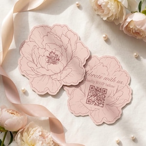 Puede incluir: Dos tarjetas troqueladas con forma de peonías, fondo rosa claro e ilustraciones de líneas en rosa oscuro. Una tarjeta incluye el texto "Celebrate with us. Kindly RSVP below" sobre un código QR cuadrado en el centro del diseño floral.