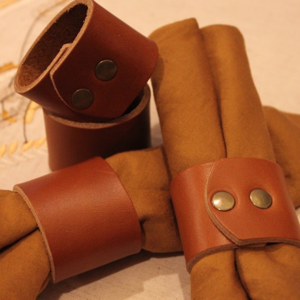 Made in USA: Set of 4 All Leather Napkin Rings - Classy and minimalist - light brown leather