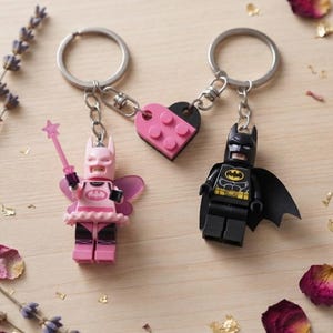 Nyckelringsset för hjältepar, matchande minifigurer, romantiskt tillbehör