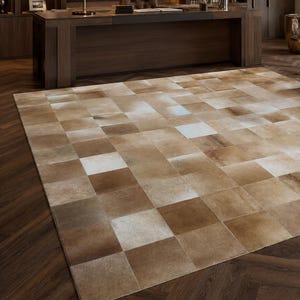Handgemaakt patchwork koeienhuid tapijt, echt leren tapijt, tapijt in neutrale tinten