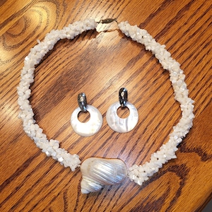 Vintage Pearlized Jade Turbo Shell Necklace & MOP Hoop Earrings: Florida Seashell Art