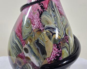 Robert Eickholt Signed 2002 Applied Rope Art Glass Vase 9" Tall Pristine Studio Original Pink Magenta Agate Swirl Vessel