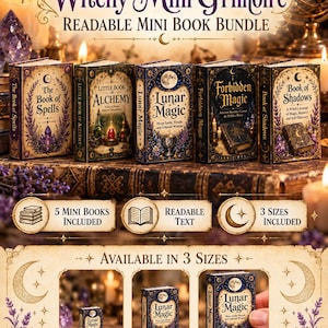 Puede incluir: Un conjunto de cinco libros en miniatura titulado Witchy Mini Grimoire, que incluye The Book of Spells, Little Book of Alchemy, Lunar Magic, Forbidden Magic y Book of Shadows. Los libros tienen texto legible y están disponibles en escalas 1:12, 1:6 y tamaño bolsillo.
