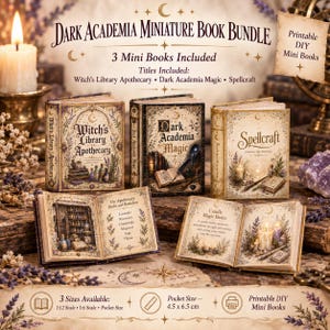 Puede incluir: Un conjunto de libros en miniatura Dark Academia que incluye tres libros DIY imprimibles titulados Witch's Library Apothecary, Dark Academia Magic y Spellcraft. El set muestra libros abiertos con remedios de hierbas y magia de velas, tama&ntilde;o bolsillo 4,5 x 6,5 cm.