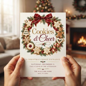 Pode incluir: Um cartão de convite retangular com uma guirlanda de ramos de pinheiro, bagas vermelhas e vários biscoitos, incluindo um boneco de gengibre e uma bengala doce. O texto diz Cookies & Cheer, A Christmas Cookie Exchange, Saturday, December 12, Two O'Clock In The Afternoon, The Williams Home, RSVP To Emma.