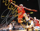 Dennis Rodman quot The Worm quot Autographed Photograph ( PSA )