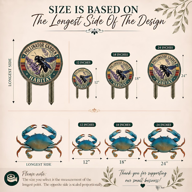 Pu&ograve; includere: Una guida alle dimensioni per decorazioni da giardino in metallo con cartelli circolari Pollinator Garden Habitat con api e sagome di granchi blu. Il grafico mostra misure di 30,48 cm, 45,72 cm e 60,96 cm, basate sul lato pi&ugrave; lungo del design.