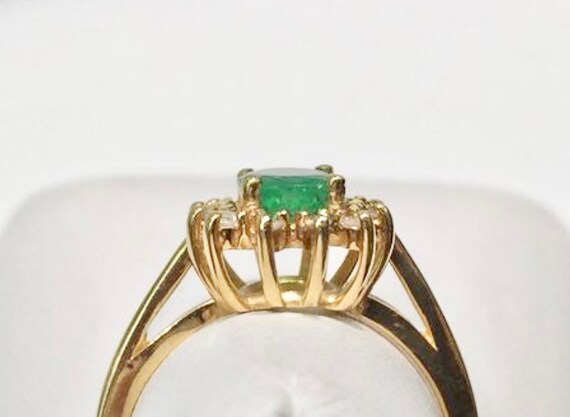 Emerald and Diamond Ring in 14K Gold, Emerald and… - image 6