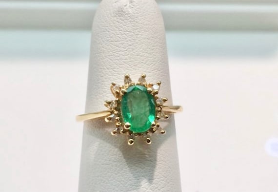 Emerald and Diamond Ring in 14K Gold, Emerald and… - image 4