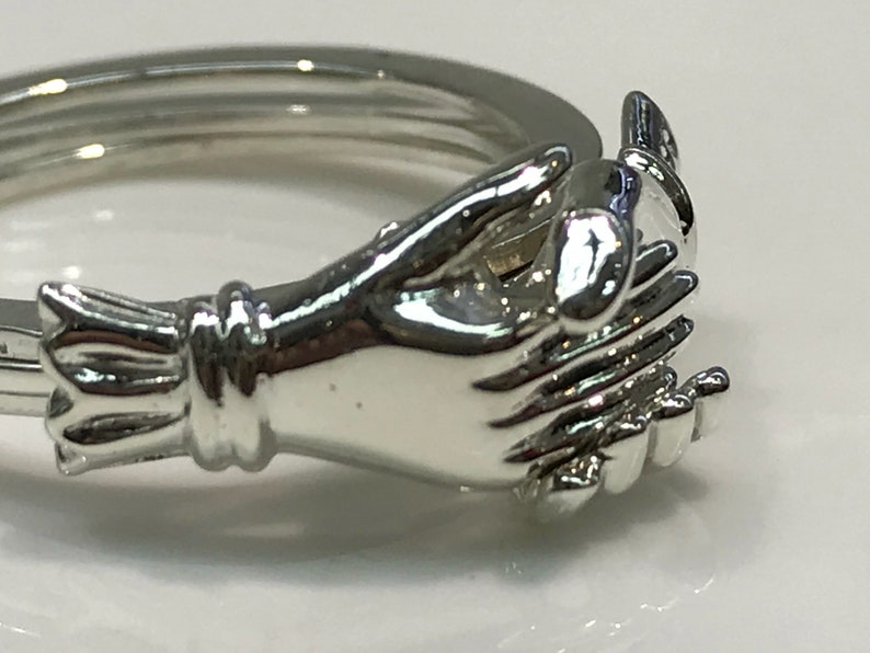 Large Holding Hands Ring Handmade in Sterling Silver, Hands, Holding Hands, Love, Unity, Hold My Hand, My Hand In Yours, Fede Gimmel image 3