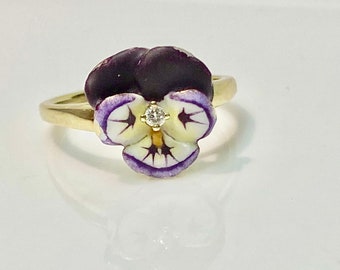 Ceramic Pansy Ring in 14K Yellow Gold with a Brilliant Cut Diamond, Vintage Ceramic Flower Ring with Gold and Diamonds in Yellow Gold