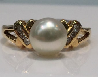 Vintage Diamond and Pearl Ring in 14K Gold, Pearl and Diamond Ring, 14K Yellow Gold Pearl and Diamond Ring, Pearl Ring, Pearl Ring in Gold