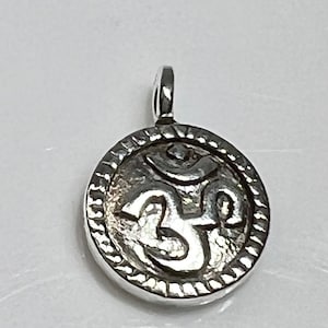 Om sánscrito, Budismo, Yoga, Paz, Armonía, Om, Colgante sánscrito Om en plata