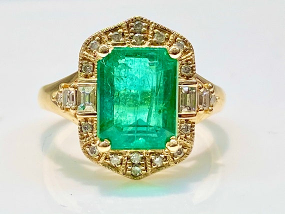 Emerald and Diamond Ring in 18K Gold, Emerald Cut 