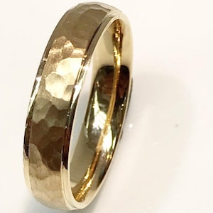 Wedding Band with Hammered Design in 14K Yellow Gold, Wedding Ring, Unisex Band, Yellow Gold Band, Hammered Pattern Band