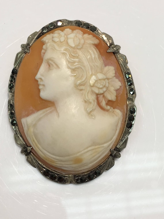 Hand Carved Cameo Brooch in 925 Silver, Hand Carve