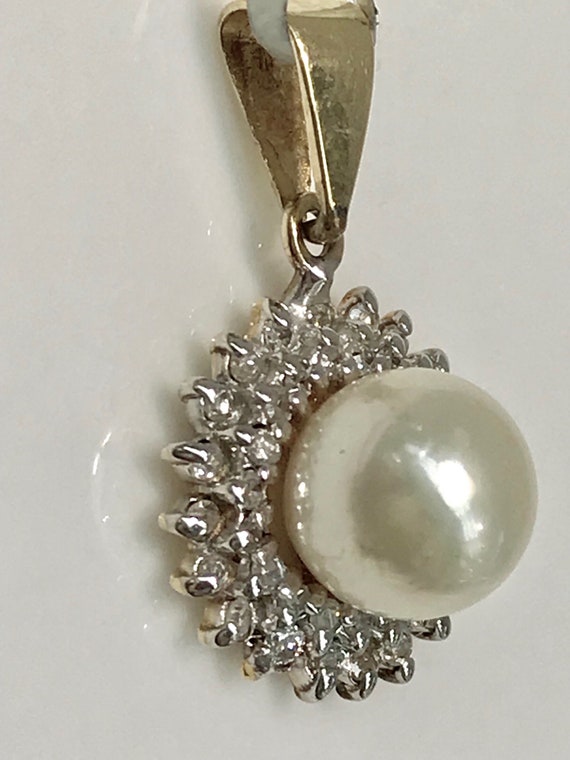 Diamond and Pearl Pendant in 14K Yellow Gold, Pea… - image 2