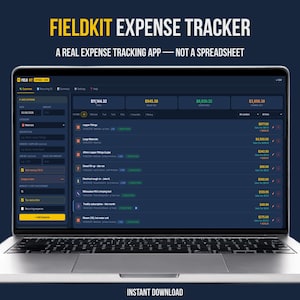 Könnte beinhalten: Ein Laptop-Bildschirm mit der Benutzeroberfläche der FieldKit Expense Tracker Software. Das dunkel gestaltete Dashboard zeigt Finanzdaten, Ausgabenkategorien und eine Liste von Transaktionen mit Spalten für Datum, Beschreibung und Geldbeträge.