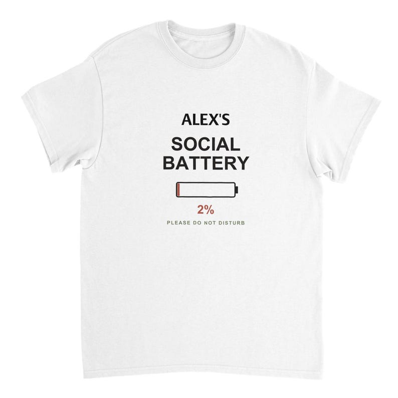 Camiseta personalizada para personas con problemas sociales | Camiseta divertida para introvertidos | Regalo con nombre personalizado | No molestar imagen 2