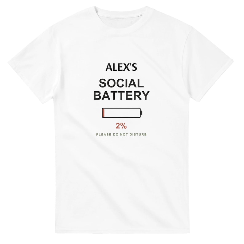 Camiseta personalizada para personas con problemas sociales | Camiseta divertida para introvertidos | Regalo con nombre personalizado | No molestar imagen 1