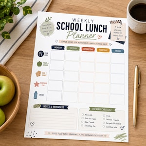 Puede incluir: Una hoja de planificación semanal de almuerzos escolares con una cuadrícula de lunes a viernes. Incluye secciones para plato principal, fruta y verdura, acompañamiento o snack, algo divertido y bebida, además de notas y una lista de verificación.