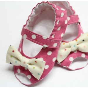 Baby Shoe Pattern - Peep Toe - Sizes 1 to 5