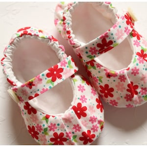 Baby Shoe Pattern - Ruched Mary Janes - Sizes 1 to 5