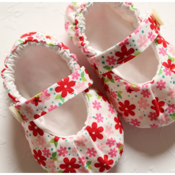 Baby Shoe Pattern - Ruched Mary Janes - Sizes 1 to 5