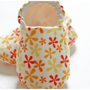 Baby Shoe Sewing Pattern | Lined Soft Slippers | Baby Gift | PDF Pattern image 2
