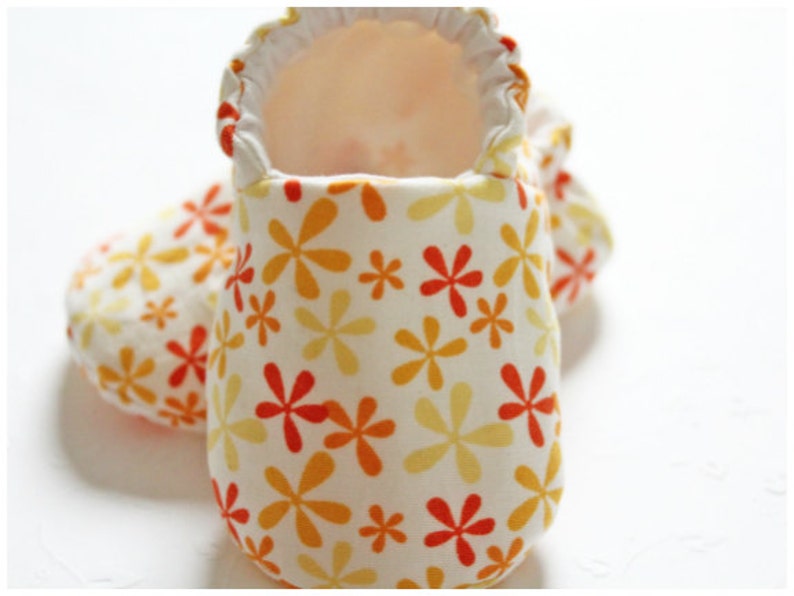 Baby Shoe Sewing Pattern | Lined Soft Slippers | Baby Gift | PDF Pattern image 2