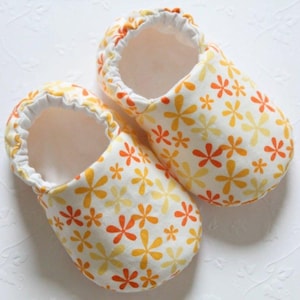 Baby Shoe Sewing Pattern | Lined Soft Slippers | Baby Gift | PDF Pattern image 4