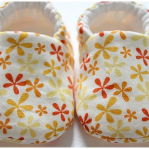 Baby Shoe Sewing Pattern | Lined Soft Slippers | Baby Gift | PDF Pattern image 3