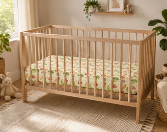 Lenzuolo per culla con motivo orto giocoso / Biancheria da letto per cameretta con carote, broccoli e fragole