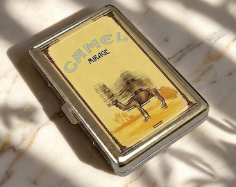 Estuche para cigarrillos Camel, soporte metálico vintage para porros, diseño retro de paquete de desierto, lata de cigarrillos King Size de 100 unidades, tarjetero delgado, regalo para él.