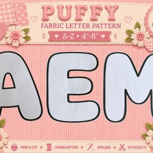 以下が含まれることがあります： A-Zのぷっくりとした布製文字のデジタル縫製パターン。ピンクの背景に黒い輪郭の白い文字が配置されています。テキストには「PUFFY FABRIC LETTER PATTERN A-Z 4-8」「PRINT & CUT」「SEWING PATTERN」「APPLIQUE」「DIY PROJECTS」と記載されています。