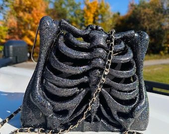 Schwarze Glitzerknochen-Tasche, 3D-gedruckte Skelett-Geldbörse aus Gummi, Gothic-Statement-Tasche, alternative Schultertasche, einzigartige Halloween-Handtasche