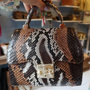 Sac à main sur mesure en cuir de python : sac à poignée en cuir exotique marron foncé