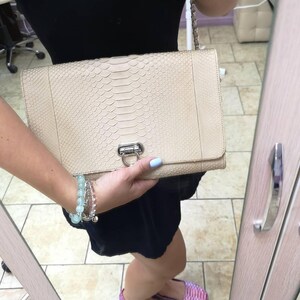 Bolso de hombro a medida de piel de pitón: bolso de noche de piel exótica blanca.