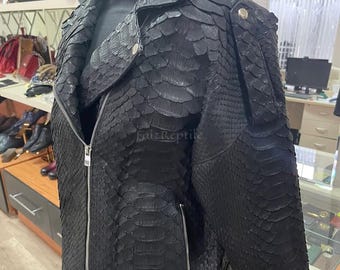 Chaqueta vaquera de piel de pitón real a medida: Blazer de piel exótica negra lavada para mujer
