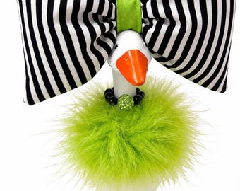 7-Inch Desk Goose Bow, Necklace & Feather Boa Set | Beetle-Inspired Goose Accessories | Fits Magnetic Desk Goose
