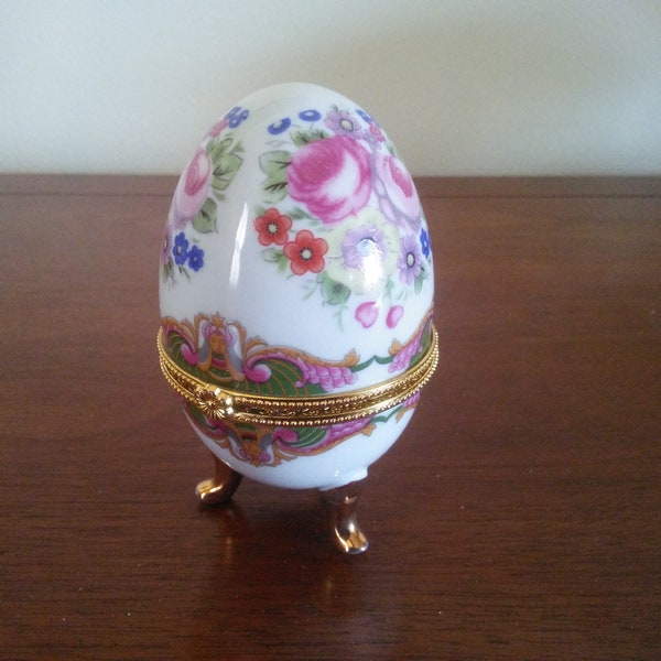 Vintage Footed Egg Trinket Box - Hinged Egg - Trinket - Ring - Egg - Vintage Easter - Ring Holder - Dresser Storage - Floral Egg